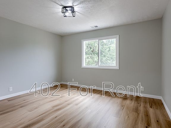 5th image of 4715 Davenport St APT 12