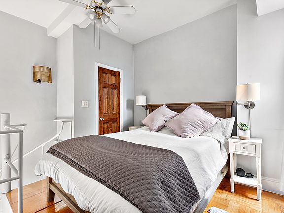 3rd image of 126 W 73rd St