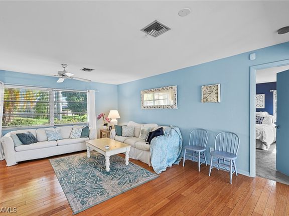 5th image of 308 SW 43rd Ln