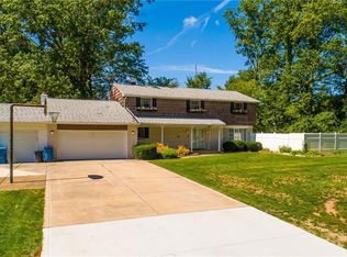 5620 Cherrywood Dr, Lorain, OH 44053