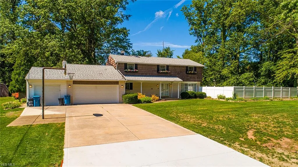 5620 Cherrywood Dr photo 1