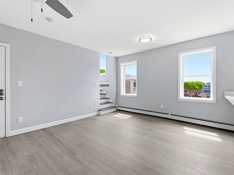 250-252 Main St #3R — Photo 7