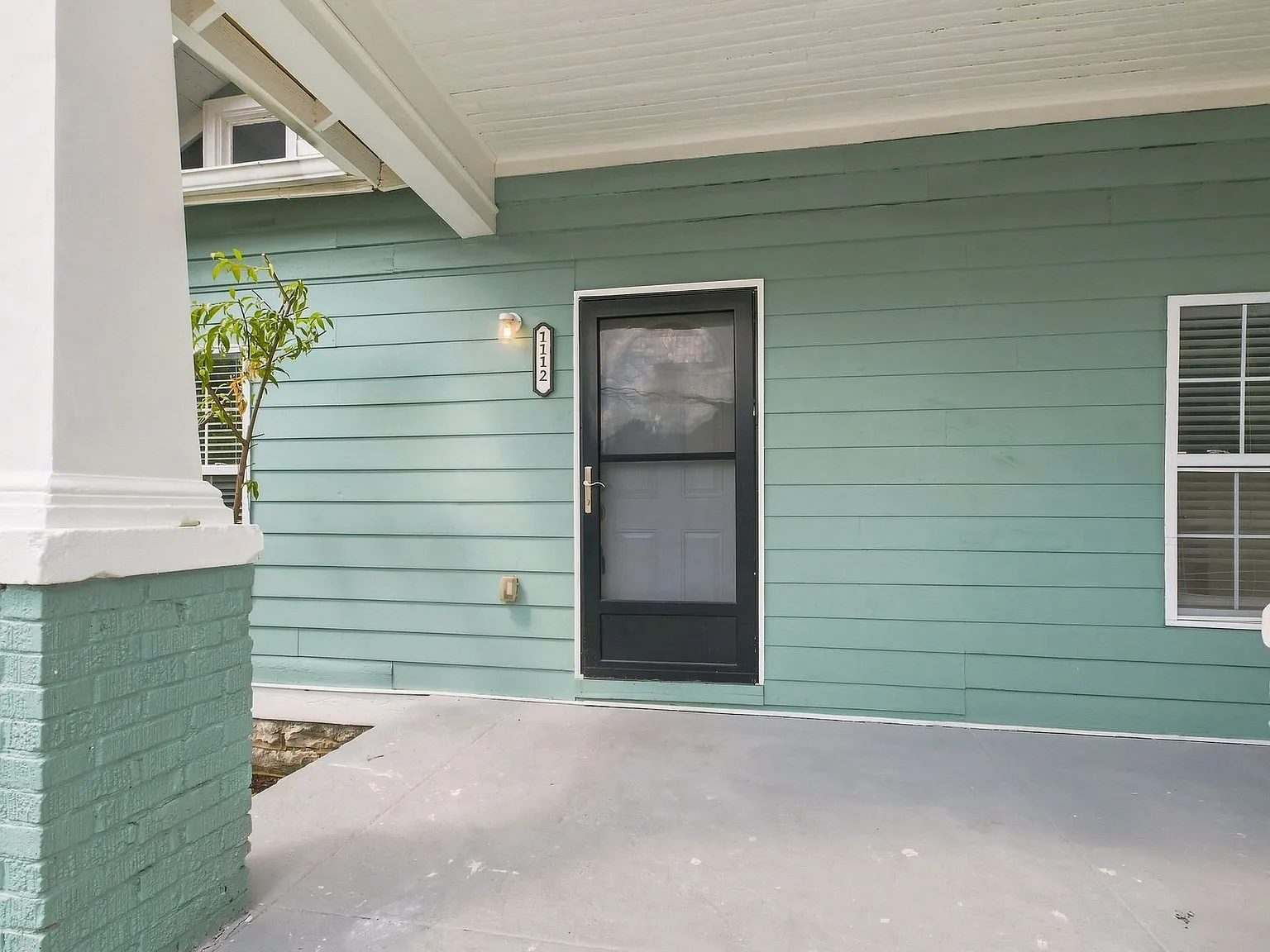 3 bed, 1224 sqft, $2,495 — Photo 2