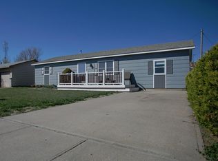 206 Redford Dr, Holcomb, KS 67851
