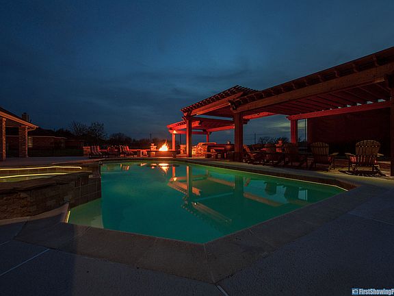 4th image of 105 Creekview Ln
