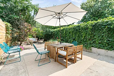 29 Fourth Place, #GARDEN