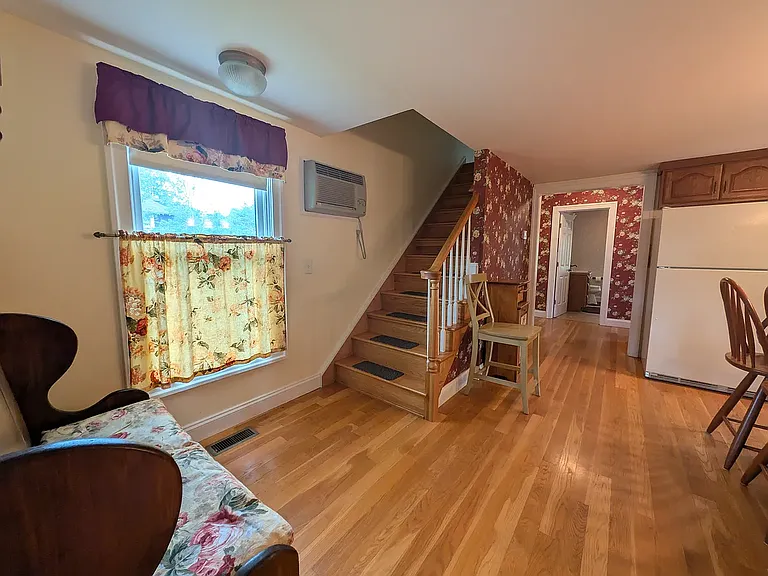 10 Shore Rd — Photo 10