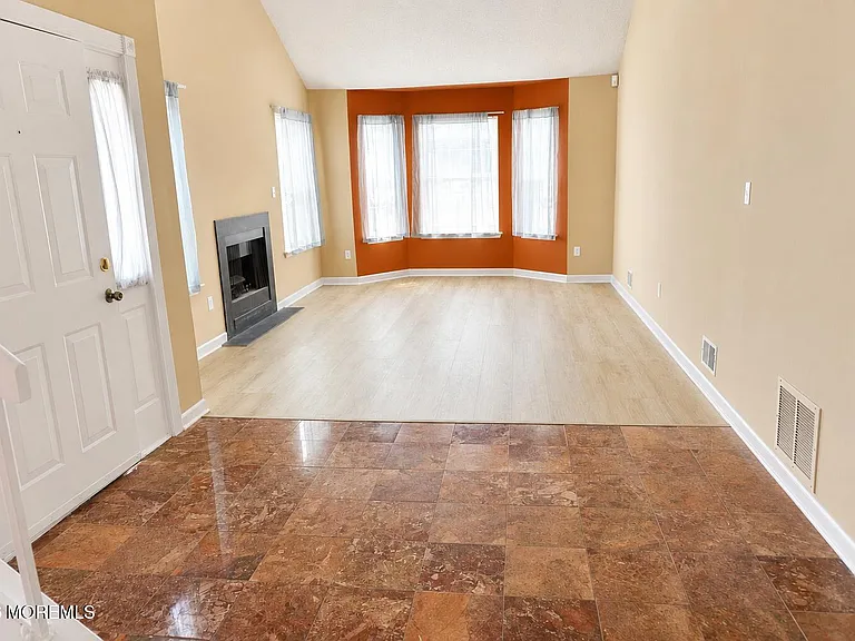 114 Orion Rd — Photo 4