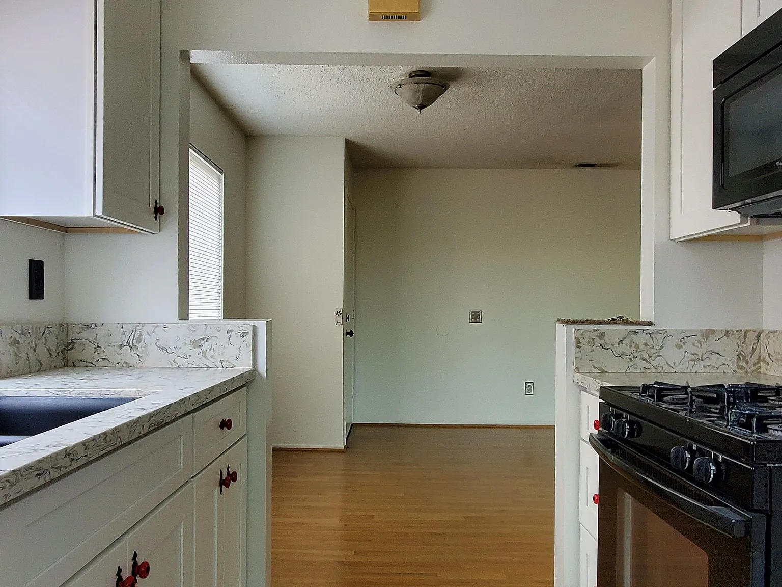 8484 New Salem St — Photo 2