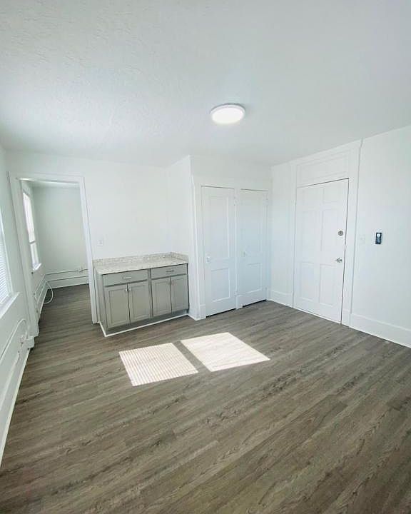 1st image of 138 7th St APT 10