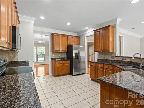 4th image of 3934 Conner Glenn Dr
