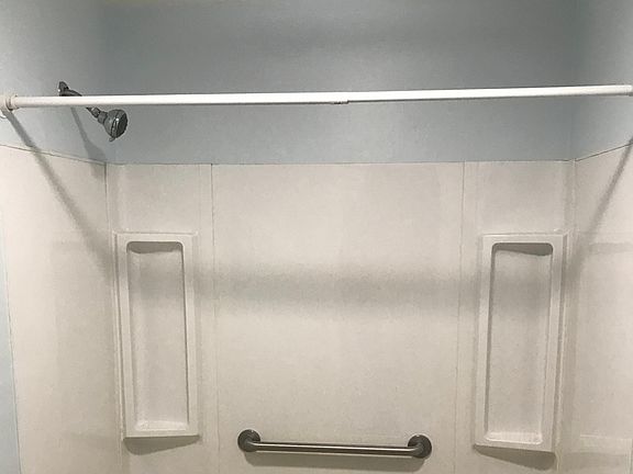 4th image of 322 E Main St APT 3