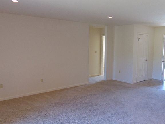 2nd image of 1070 Penelope Ct