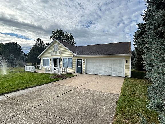 2nd image of 1233 Clubhouse Dr