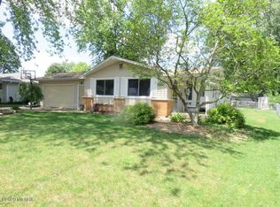 36 Cardinal Dr, Coldwater, MI 49036