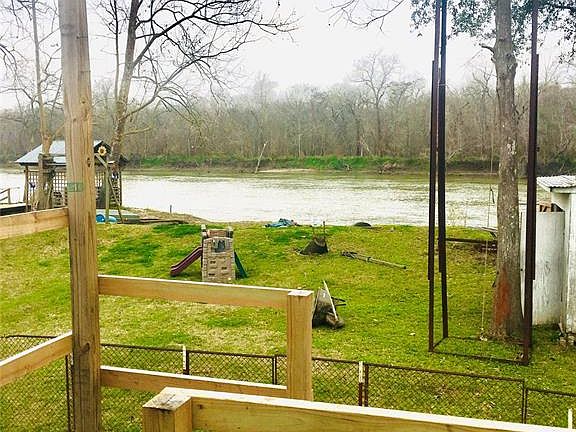 2nd image of 826 County Road 1333