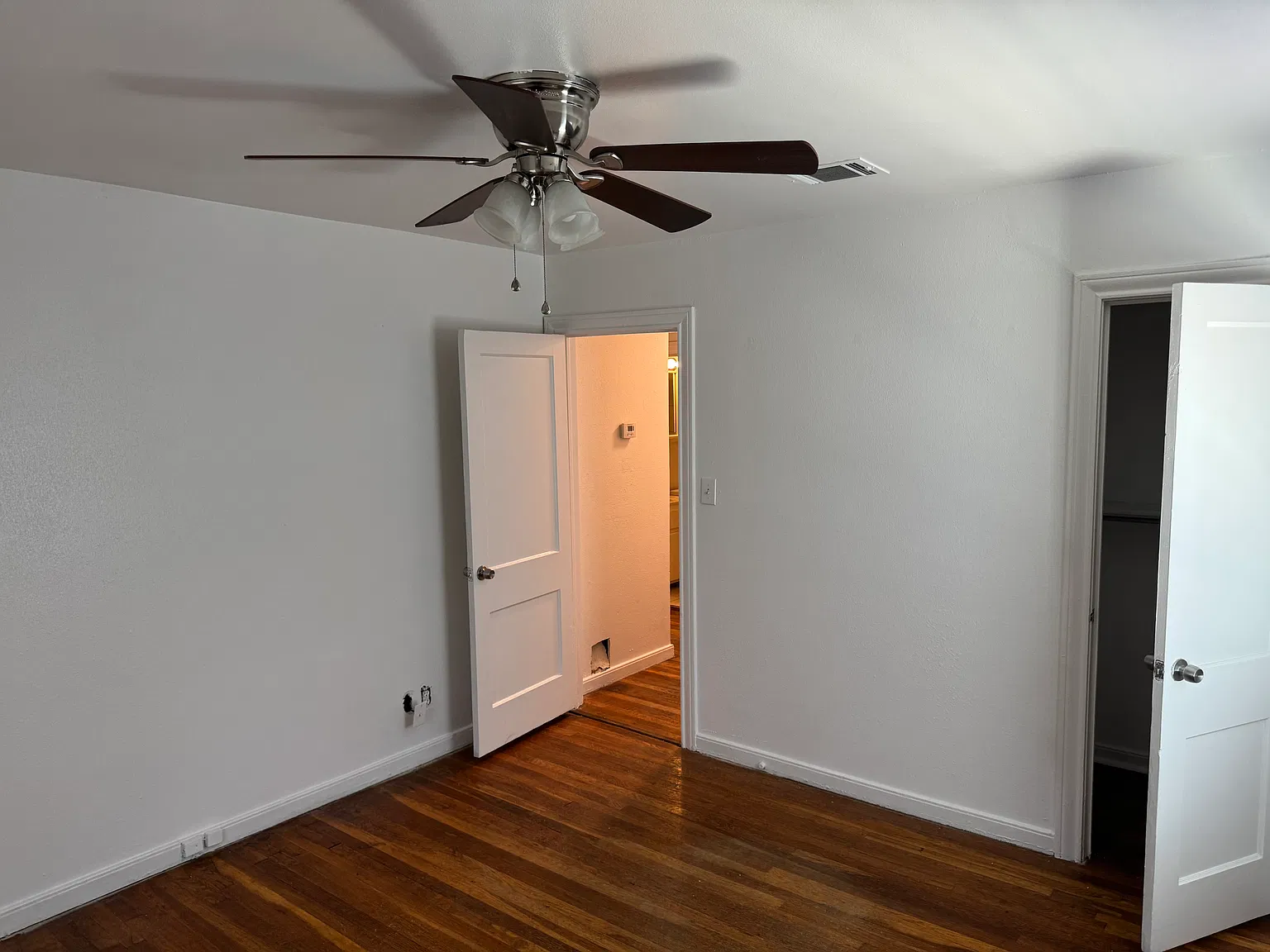 2 bed, 939 sqft, $1,350 — Photo 3