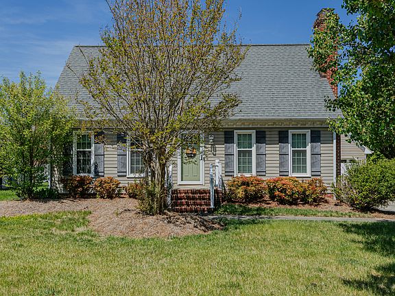 2nd image of 1645 Majesty Dr