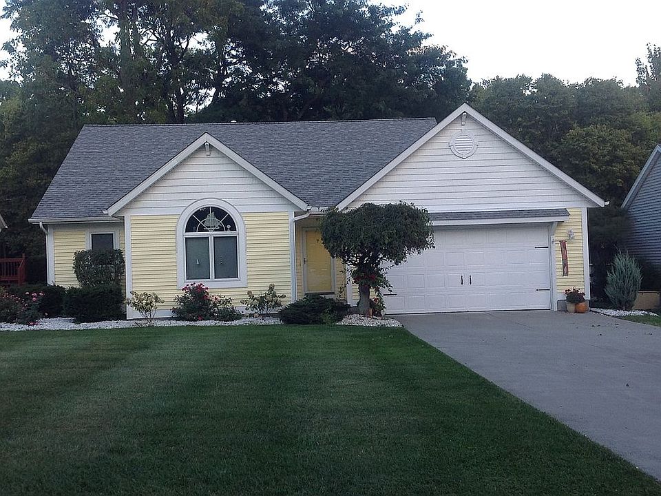 1st image of 2453 S Brooke Cir