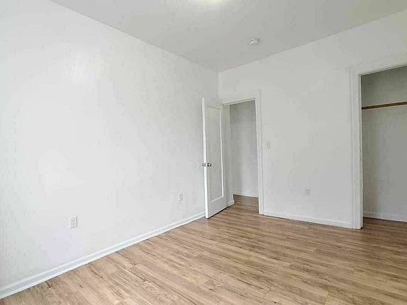 4th image of 585 E 167th St #3A