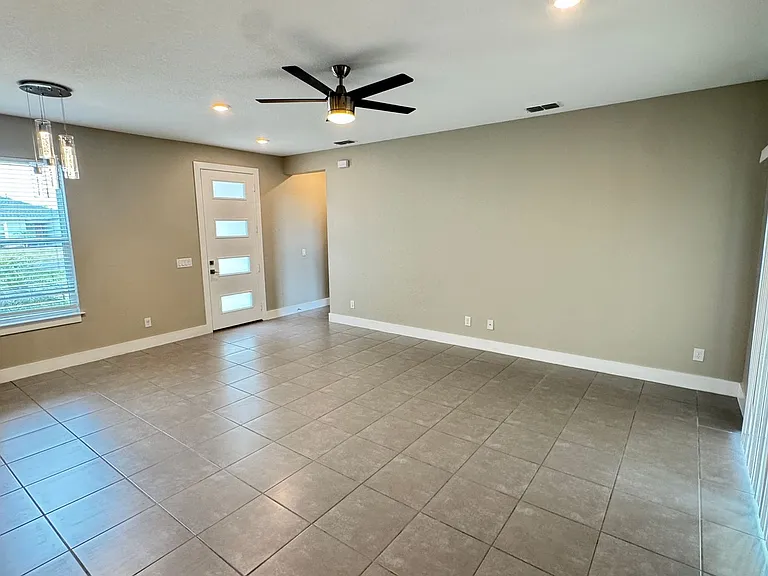 118 Lily Ln — Photo 8