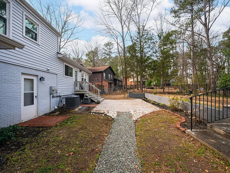 1112 Stonehedge Ave — Photo 38