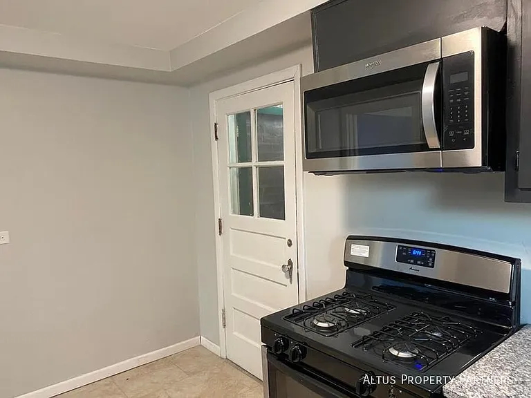 2439 W 116th St #2EAST — Photo 7
