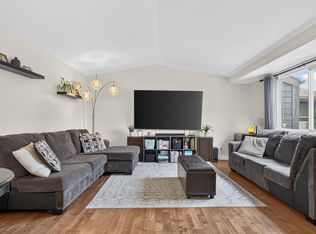 York Mills, Edmonton, AB T6K 3R3
