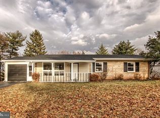 100 Pleasant View Ter, New Cumberland, PA 17070