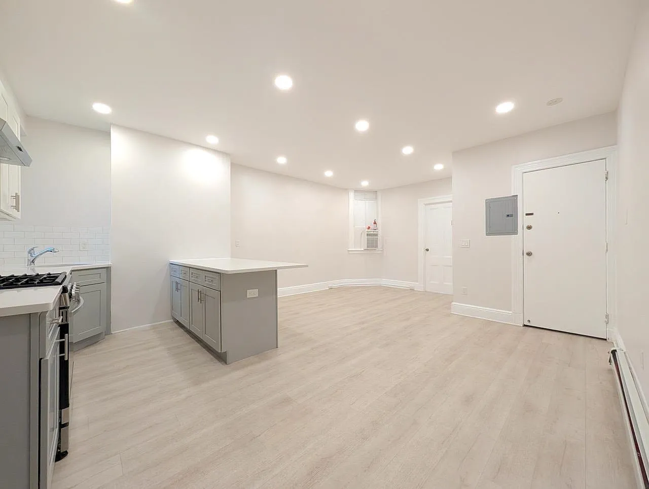 2 bed, 1.0 bath, 950 sqft, $2,600 — Photo 3