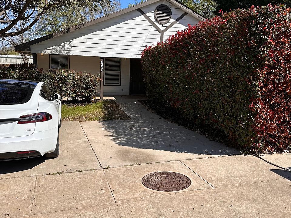 1st image of 660 Hardy St