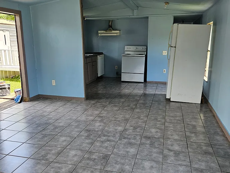 511 E Oakdale St #20 — Photo 8