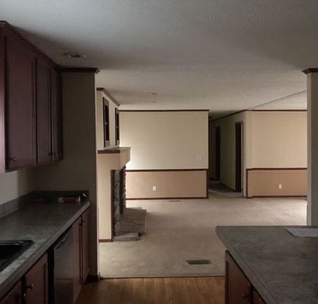 4th image of 310 E State Road 58