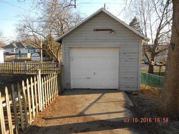 front of 1 car garage