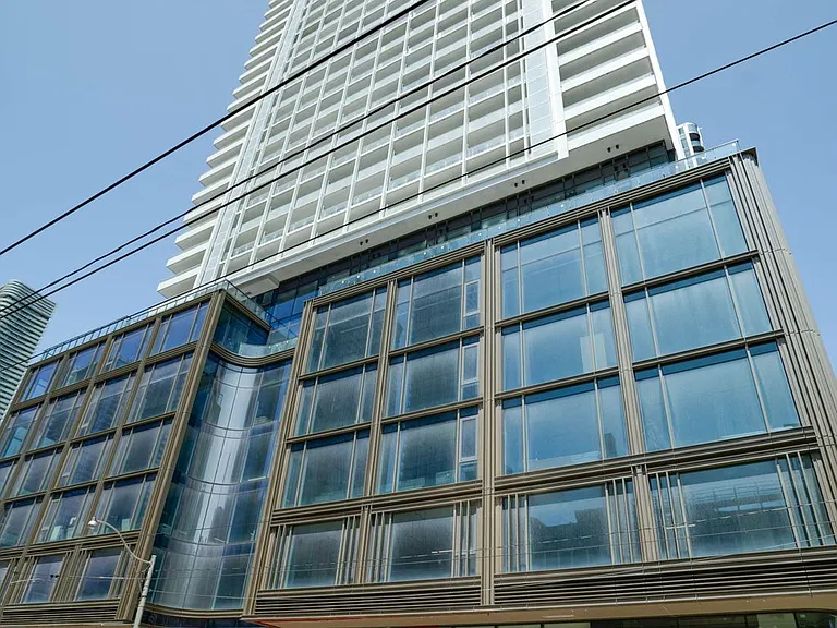 88 Queen St E #702 — Photo 23