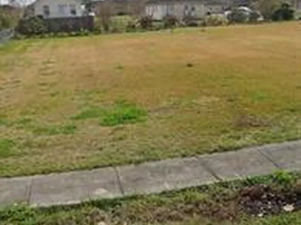 1907 Tricou St, New Orleans, LA 70117