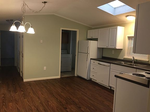 4th image of 23 Englewood Dr