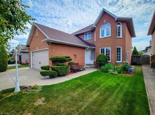 146 Locheed Dr, Hamilton, ON L8T4Z7