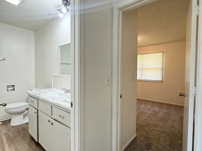 4874 Robin Dr — Photo 6