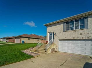 1677 Jonquil Dr, Lowell, IN 46356