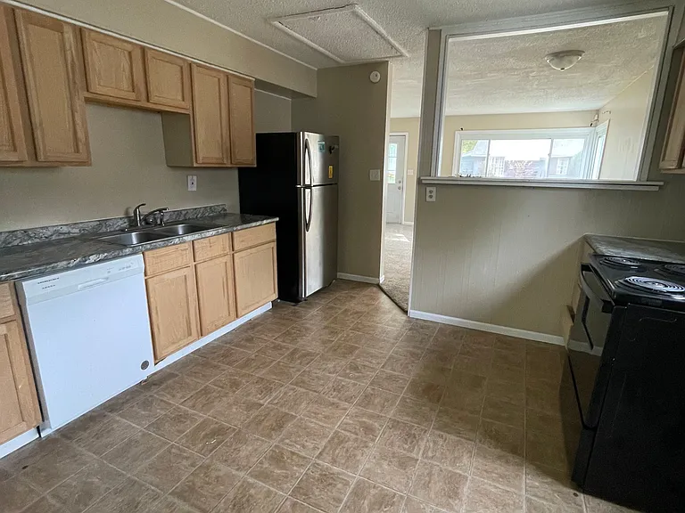 937 Dingledine Ave — Photo 9