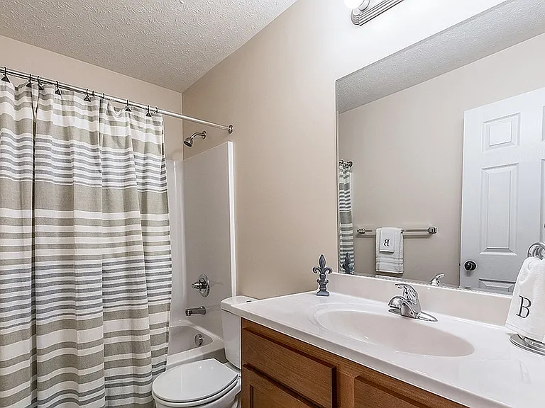 Rosewood - Bathroom 1