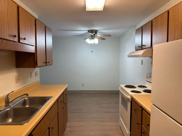 Cedarholm Manor, 3040 10th St N APT 106, Fargo, ND 58102
