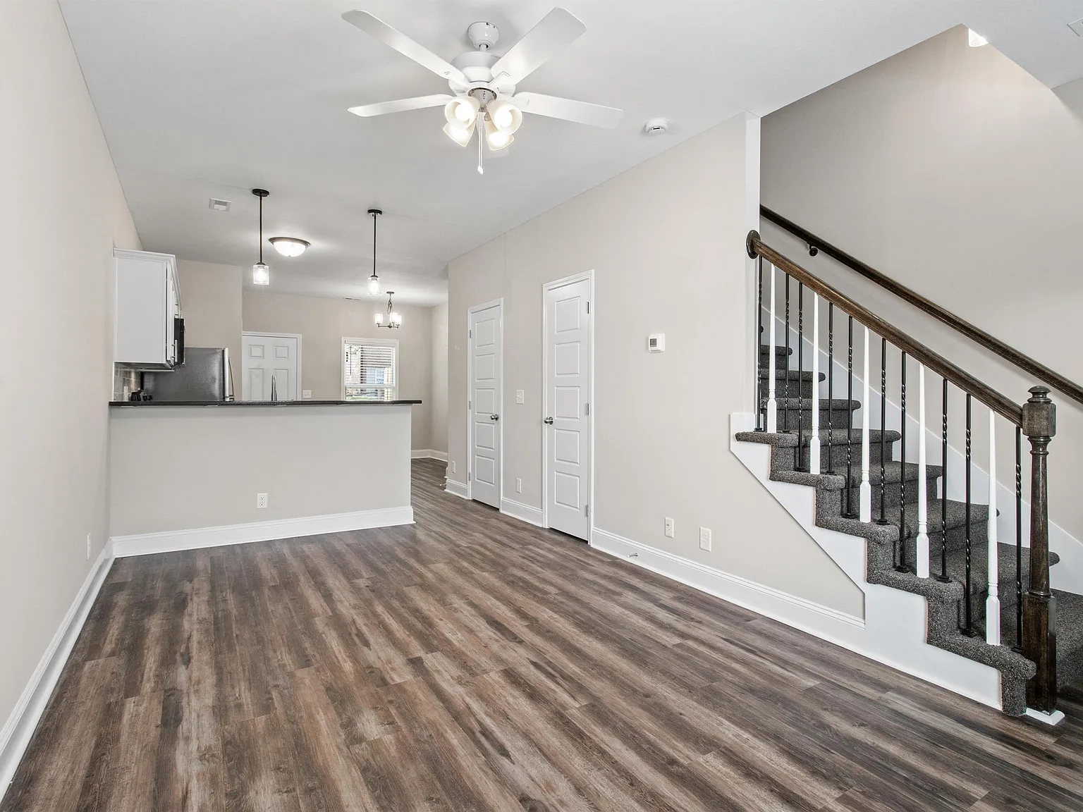 215 Notgrass Rd — Photo 2