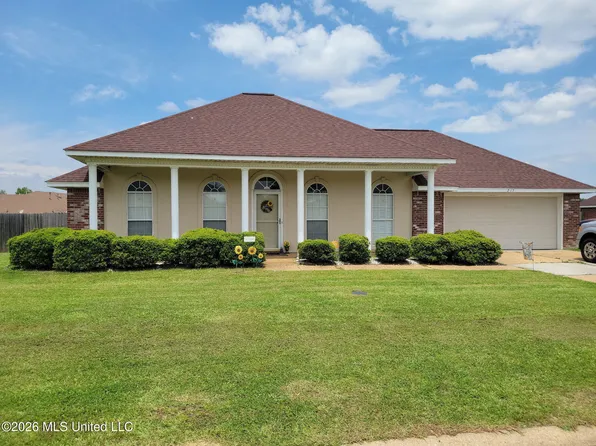 213 Austin Cir, Byram, MS 39272