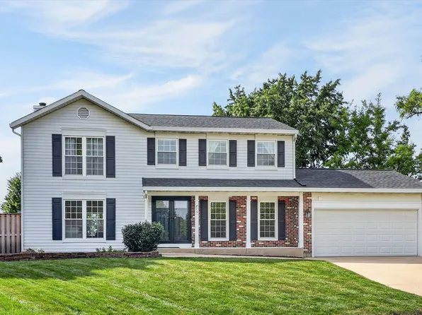 813 Hyde Park Ln, Naperville, IL 60565