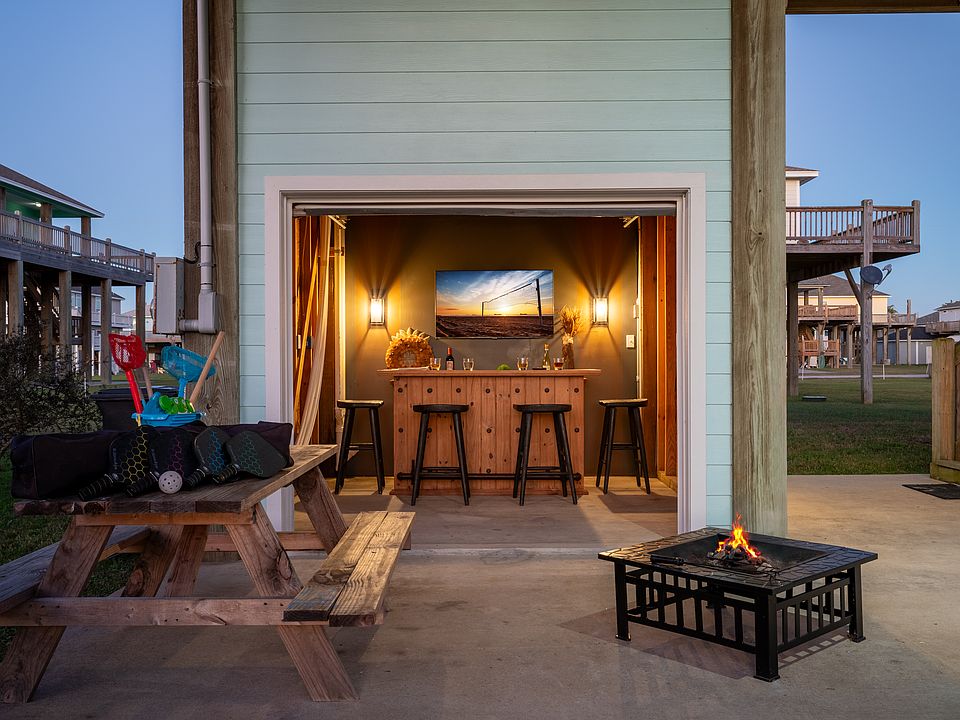 960 Crane Ln, Crystal Beach, TX 77650 | Zillow