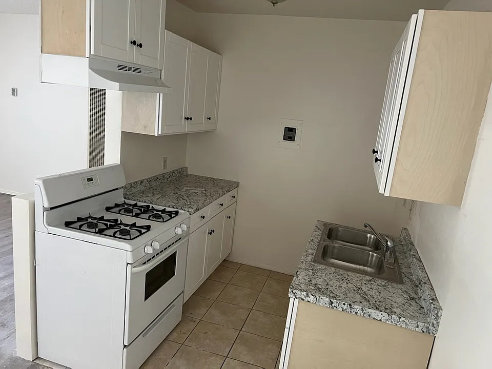 3332 Drew St #3