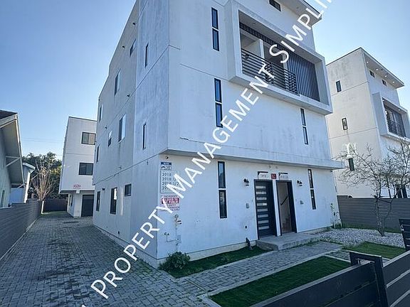 2nd image of 3918 Brighton Ave