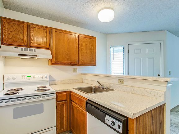 2nd image of 3550 Rainbow Blvd #413